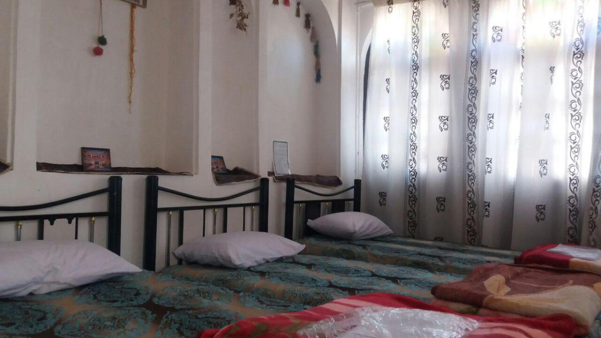 اقامتگاه سنتی صادقی کاشان اتاق سه تخته 3