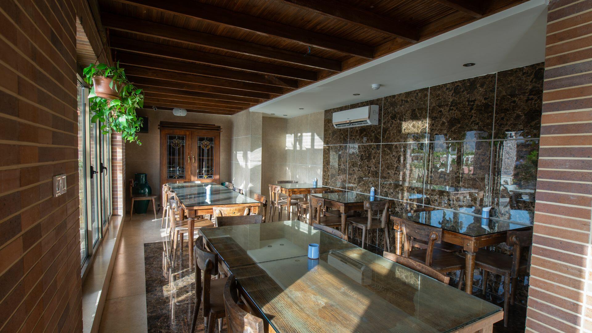 هتل ارگ شیراز کافی شاپ