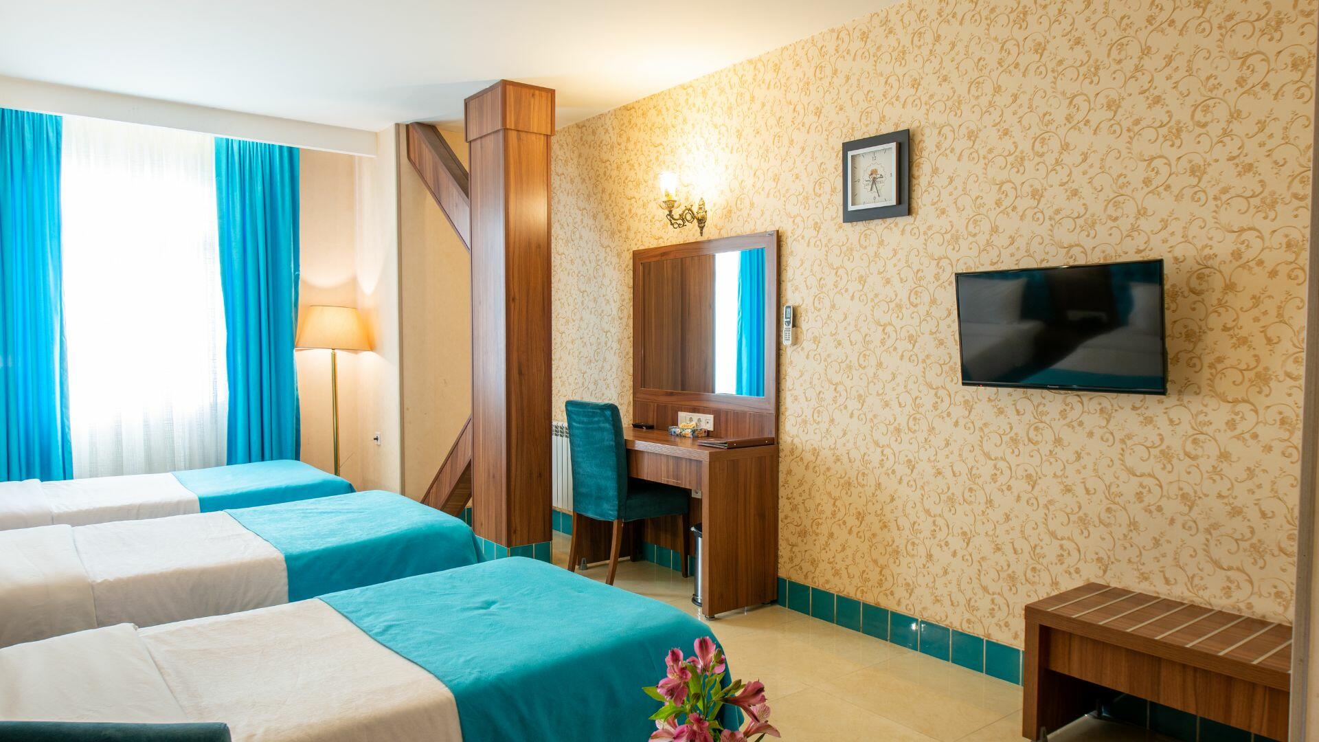 هتل ارگ شیراز اتاق سه تخته 2