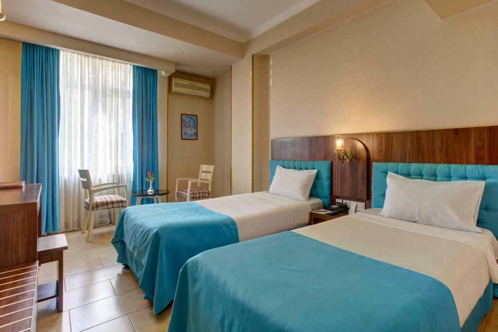 هتل ارگ شیراز اتاق دوتخته توئین 4