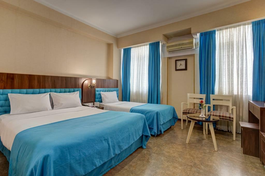 هتل ارگ شیراز اتاق سه تخته 4