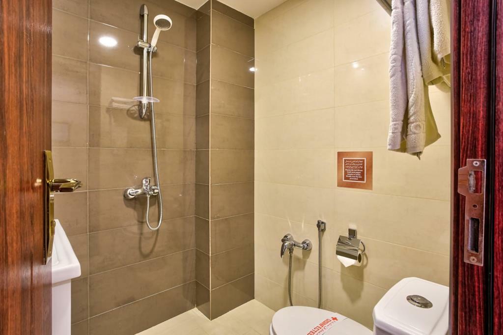 هتل ارگ شیراز سرویس بهداشتی اتاق ها 2