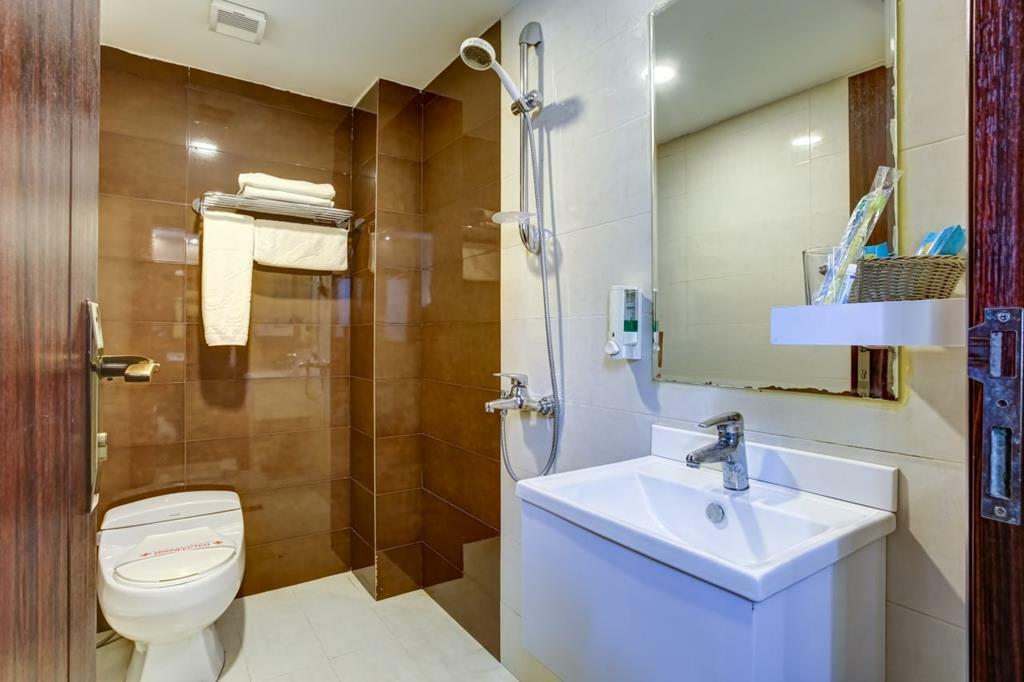 هتل ارگ شیراز سرویس بهداشتی اتاق ها 3
