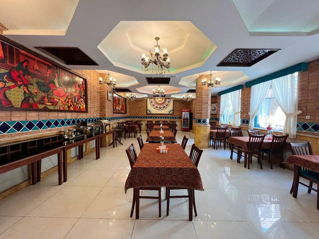 هتل وکیل شیراز رستوران 2