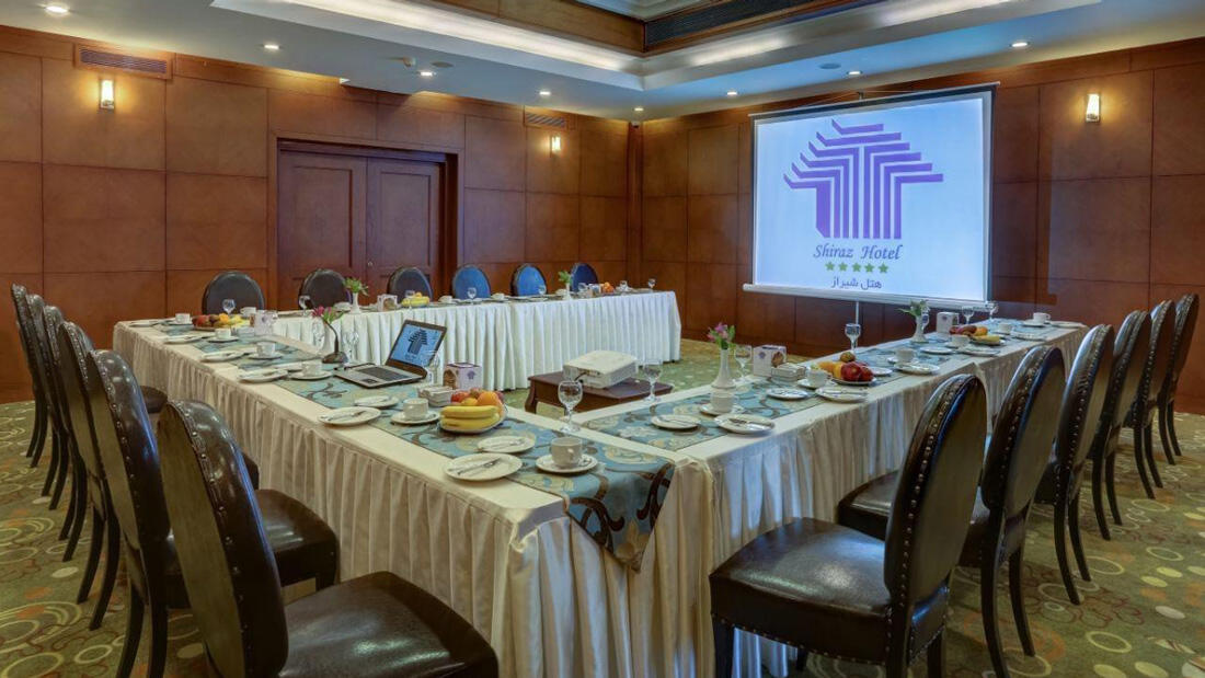 هتل بزرگ شیراز سالن همایش 2