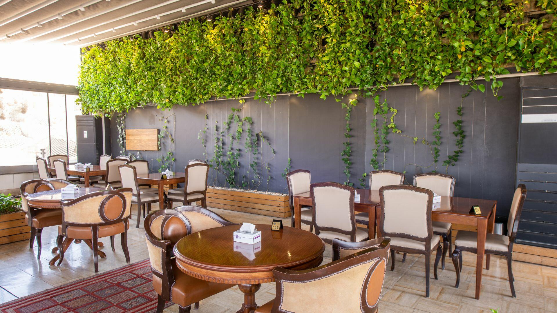 هتل بزرگ شیراز فضای رستوران ها 1