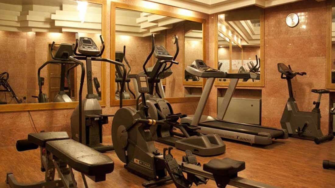 هتل بین المللی پارس شیراز سالن ورزشی