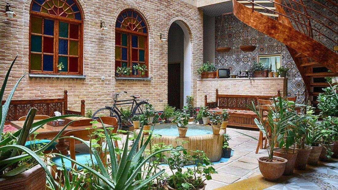 هتل سنتی درباری شیراز فضای داخلی هتل 9