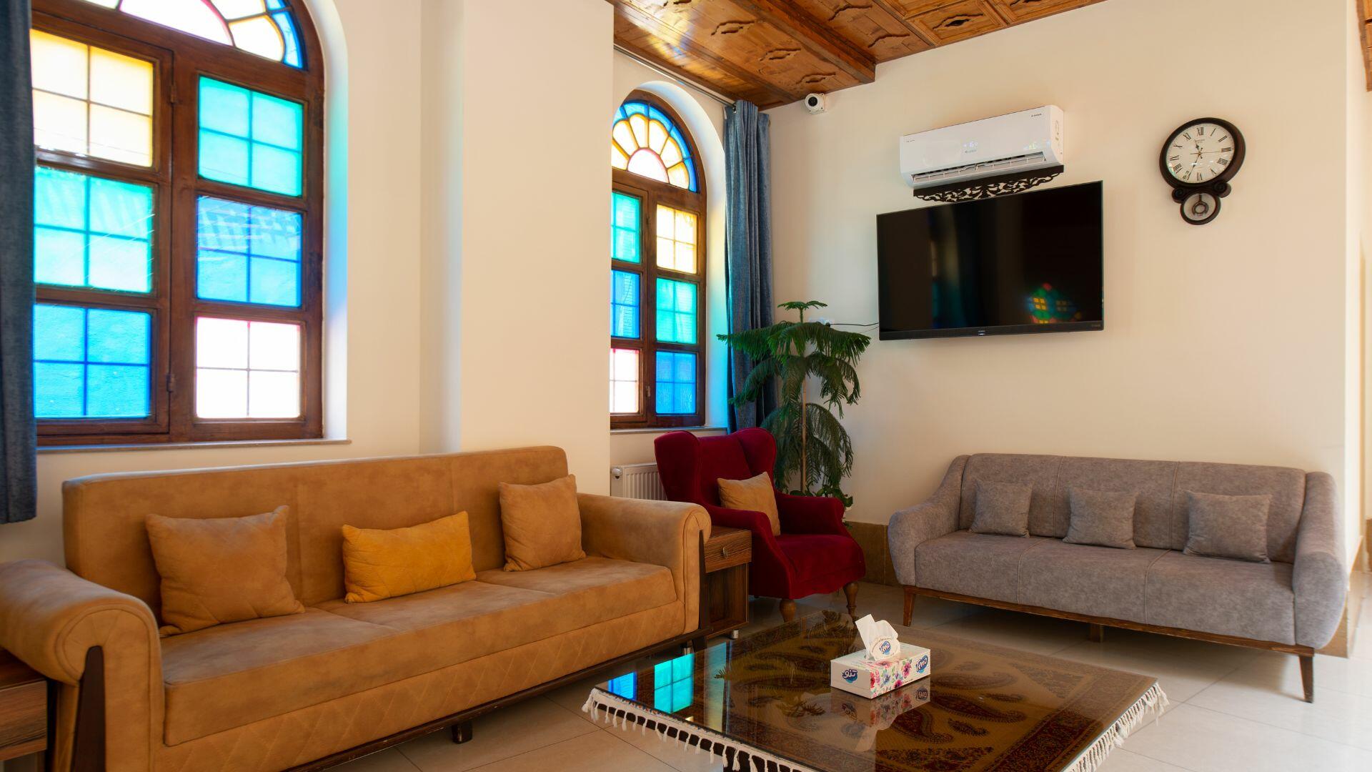 هتل سنتی درباری شیراز فضای داخلی هتل 8