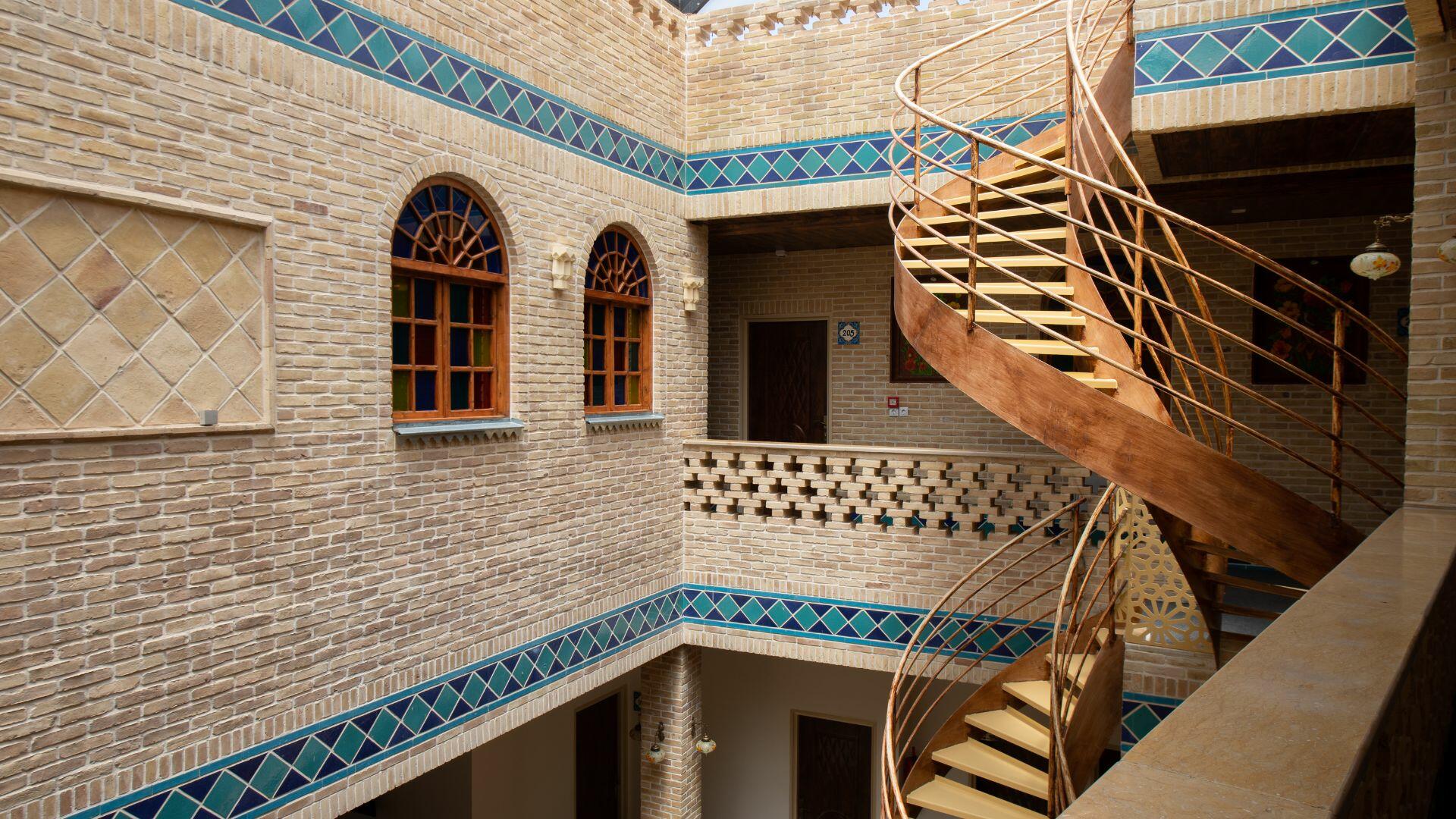 هتل سنتی درباری شیراز فضای داخلی هتل 7