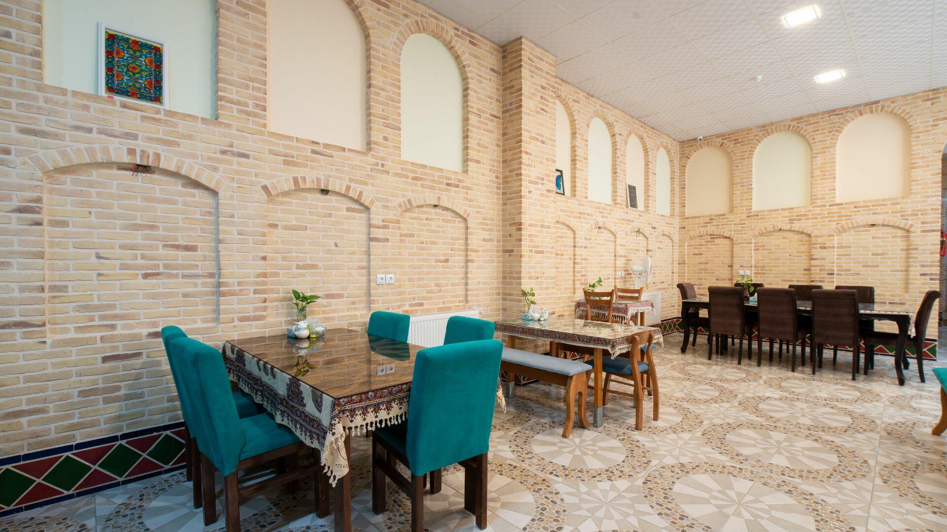 هتل سنتی درباری شیراز رستوران