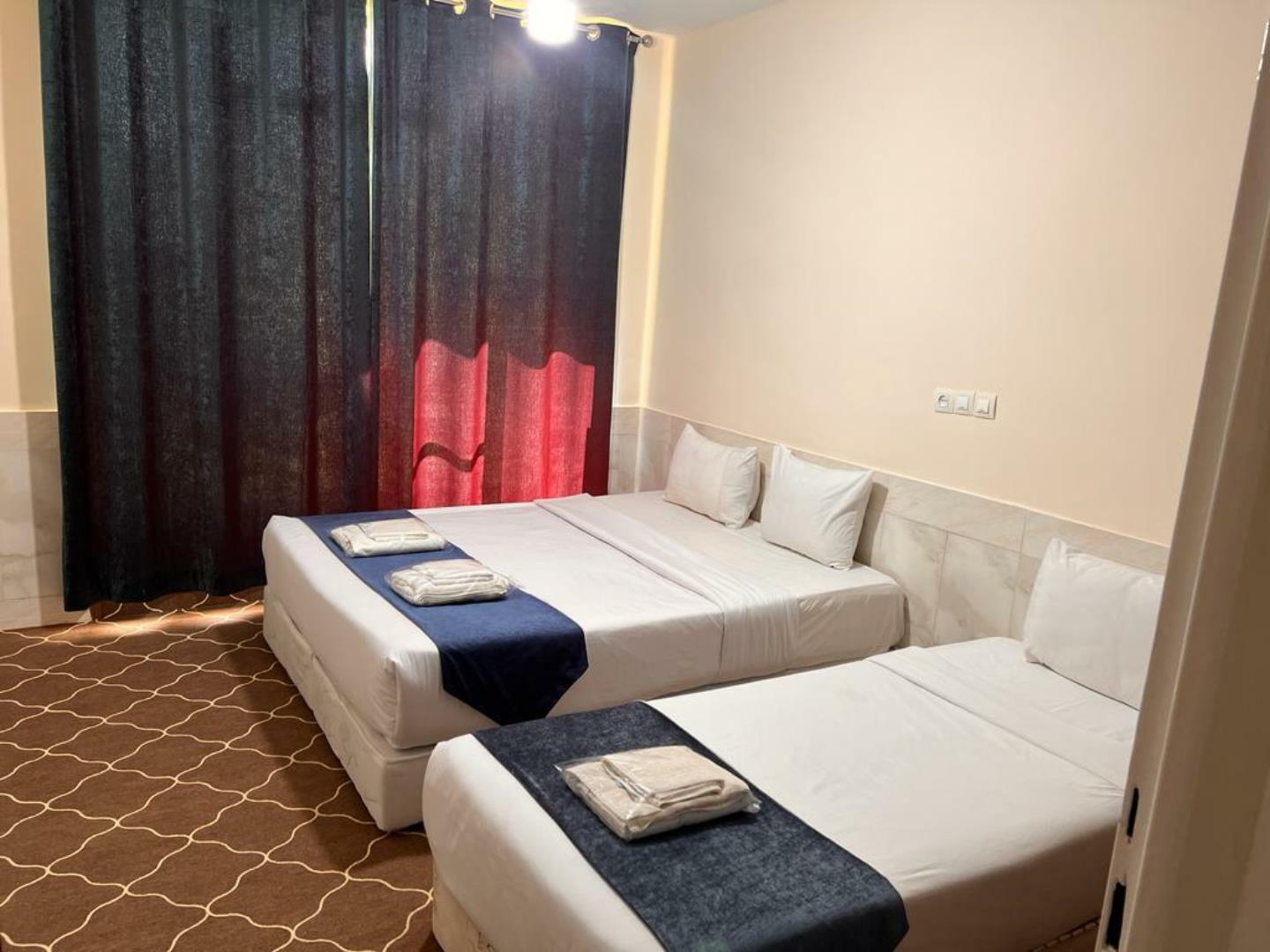 هتل سنتی درباری شیراز فضای داخلی اتاق‌ها 3