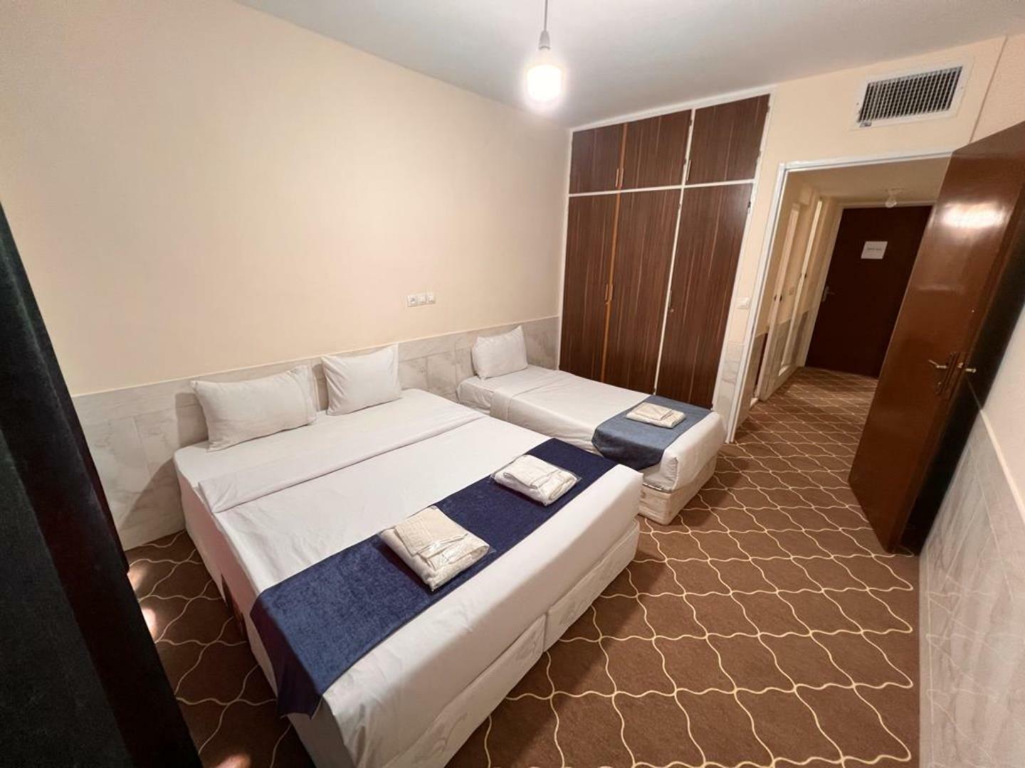 هتل سنتی درباری شیراز فضای داخلی اتاق‌ها 5