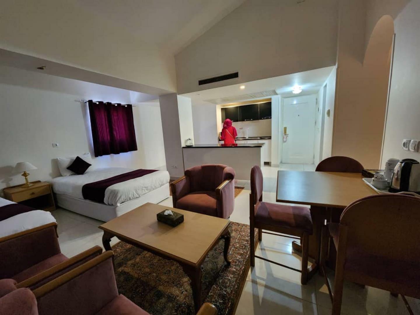 هتل هرمز بندرعباس اتاق سه تخته 1