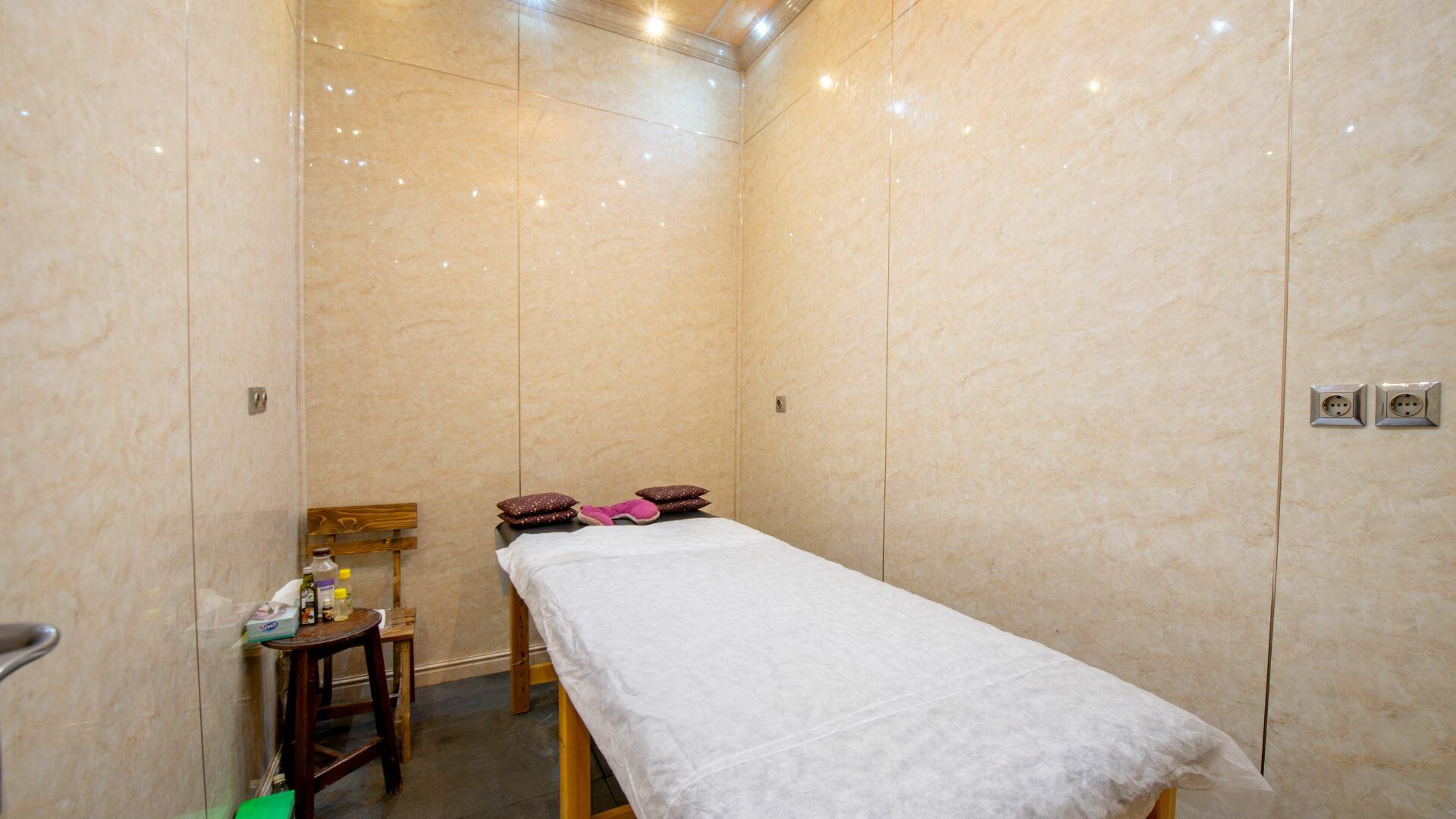 هتل سنتی نیایش شیراز سالن ماساژ