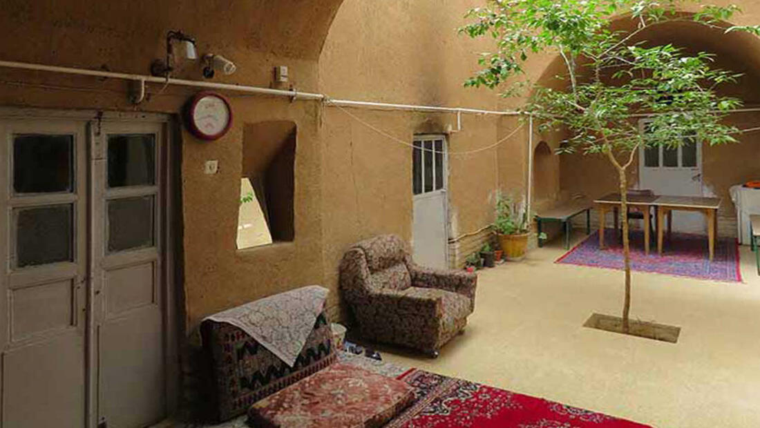 اقامتگاه بومگردی وستا میبد فضای داخلی اقامتگاه 1