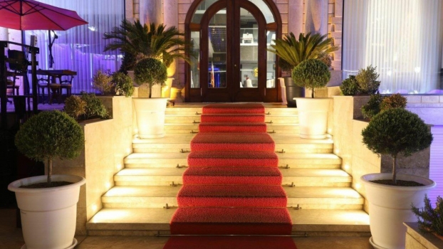 هتل رونیا تهران نمای بیرونی 2