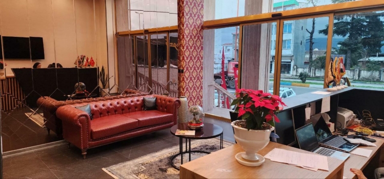 هتل ساحلی دینا تنکابن لابی