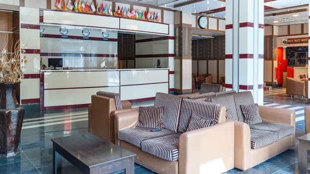 هتل بهشت قشم لابی