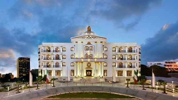 نمای بیرونی هتل سورینت‌ مریم