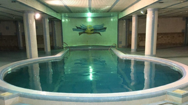 هتل مارال کلاردشت استخر