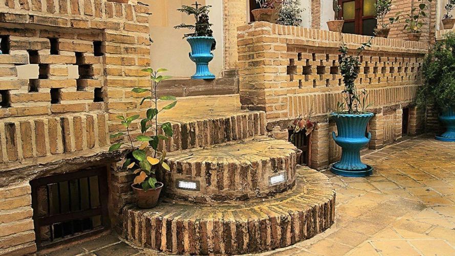 اقامتگاه سنتی عمارت افضل شوشتر فضای داخلی اقامتگاه 3