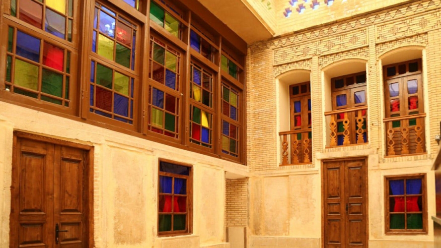 اقامتگاه سنتی پنج دری شیراز فضای داخلی اقامتگاه 1