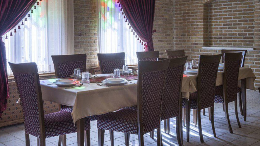 مجتمع گردشگری کاروانسرای یام تبریز مجتمع گردشگری کاروانسرای یام مرند رستوران 3