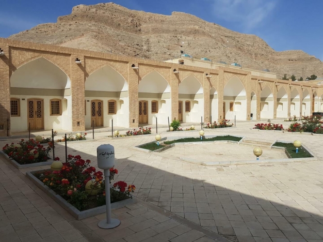 هتل منتظران شهرضا فضای محوطه هتل