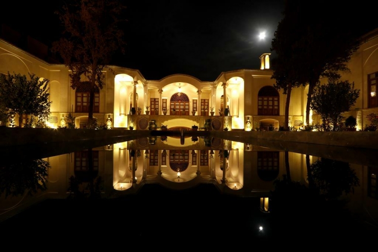 اقامتگاه سنتی عمارت ماندگار کاشان فضای داخلی اقامتگاه