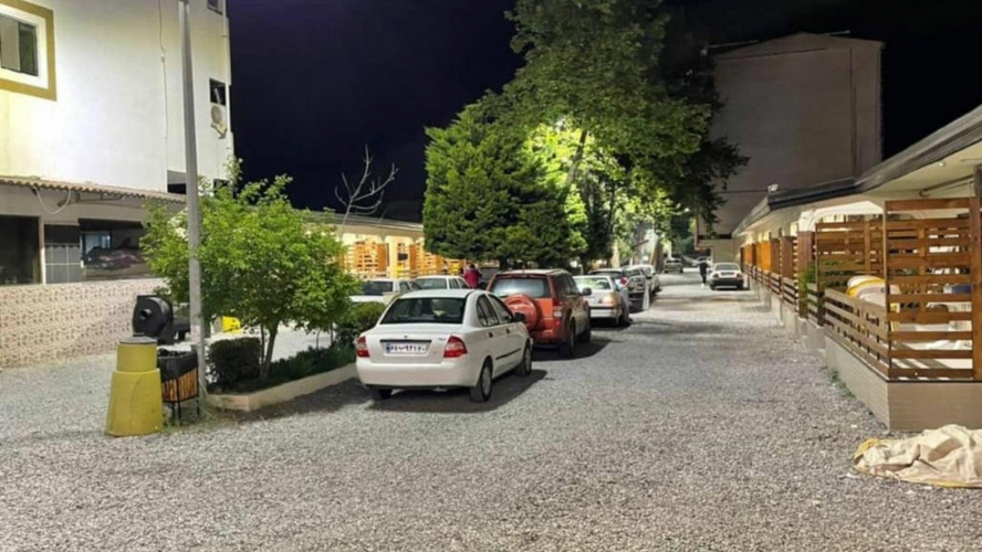 متل گلفام بابلسر متل گلفام بابلسر محوطه پارکینگ