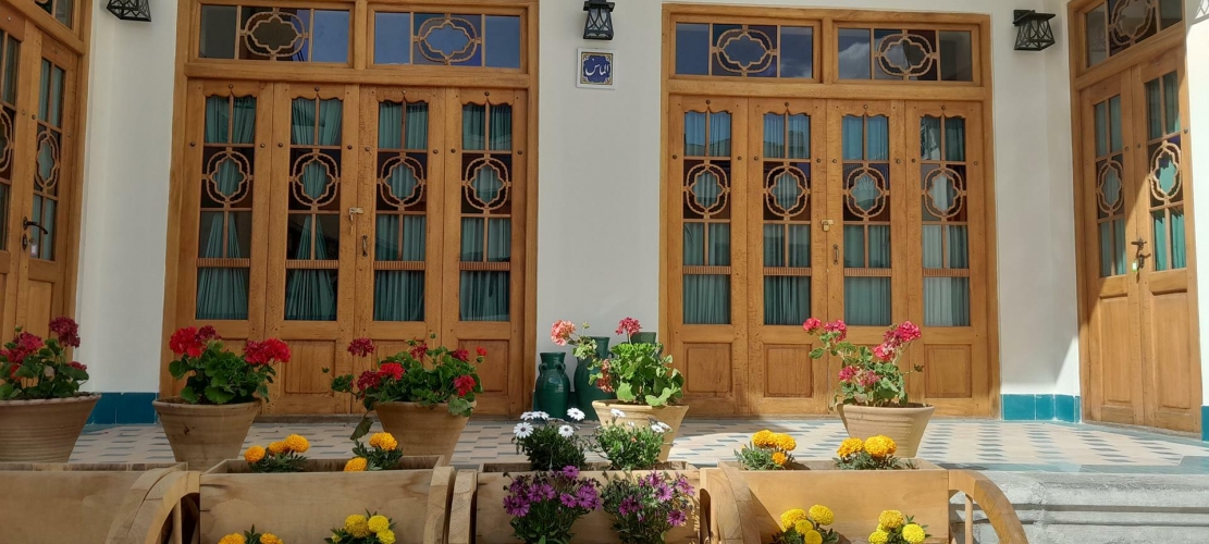 اقامتگاه سنتی سلطانی اصفهان فضای محوطه 1