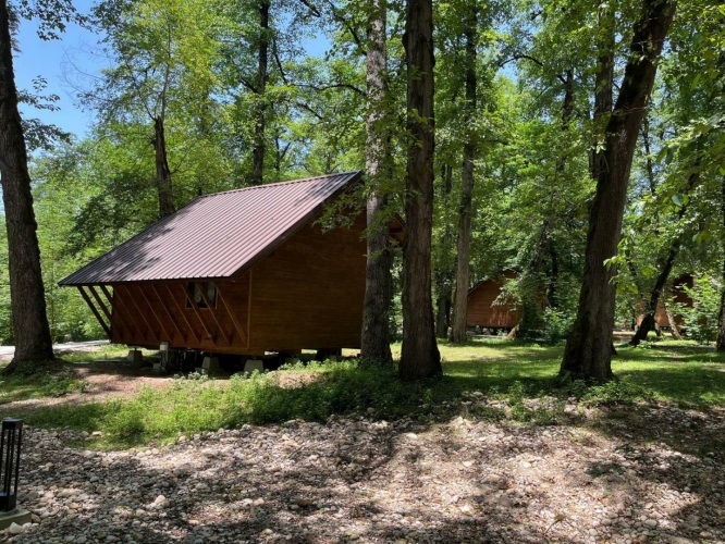 مجموعه میزبان جنگلی سواد کوه نمای بیرونی اتاق‌های کابانا