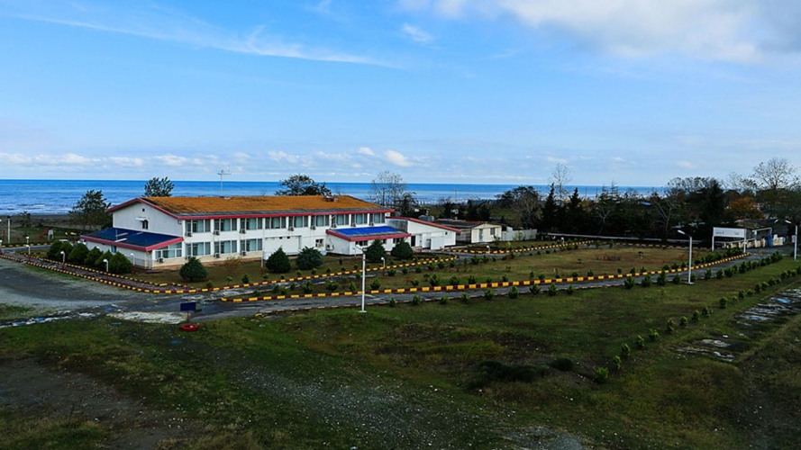 هتل جهانگردی بندر انزلی نمای بیرونی 2