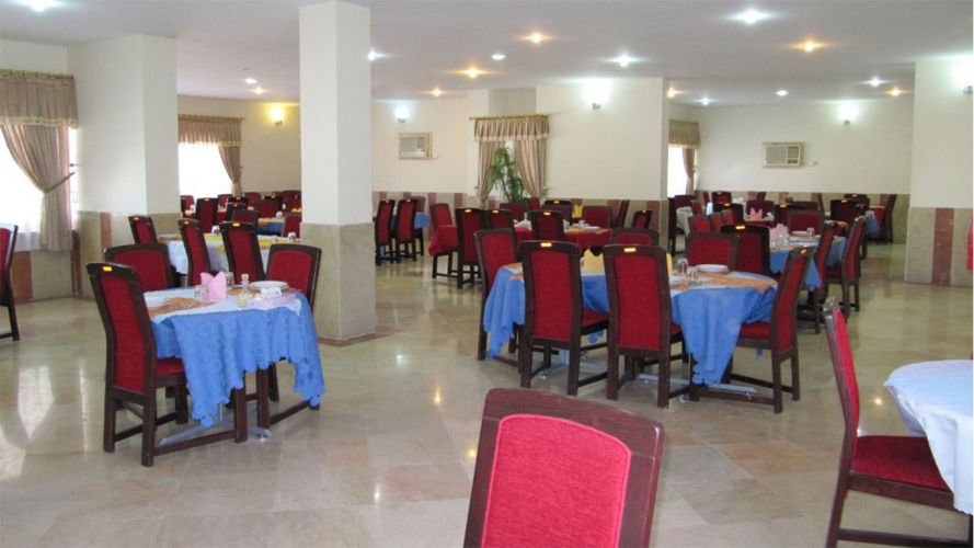 هتل جهانگردی لار رستوران