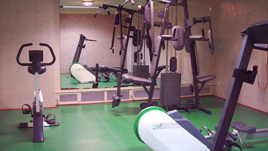 هتل آپارتمان ملل تهران سالن ورزشی