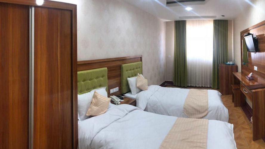 هتل عجم آزاد شهر اتاق دو تخته تویین