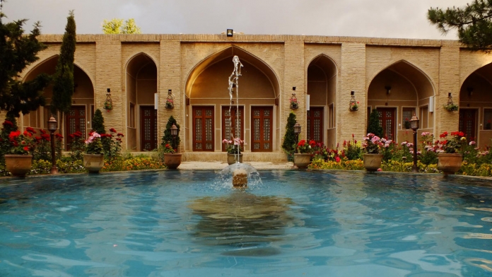 هتل سنتی ایوان ماهان کرمان فضای داخلی هتل 5