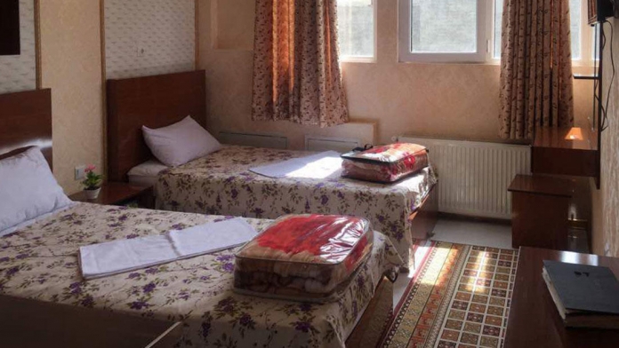 هتل آپارتمان برکات مشهد اتاق دو تخته تویین