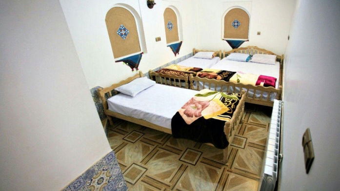 اقامتگاه بوم‌گردی نگار ورزنه اتاق چهار تخته 2