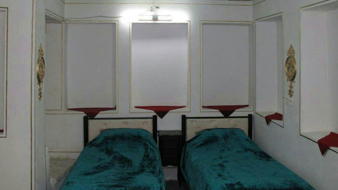 خانه مسافر پنج دری اصفهان اتاق دو تخته تویین 2