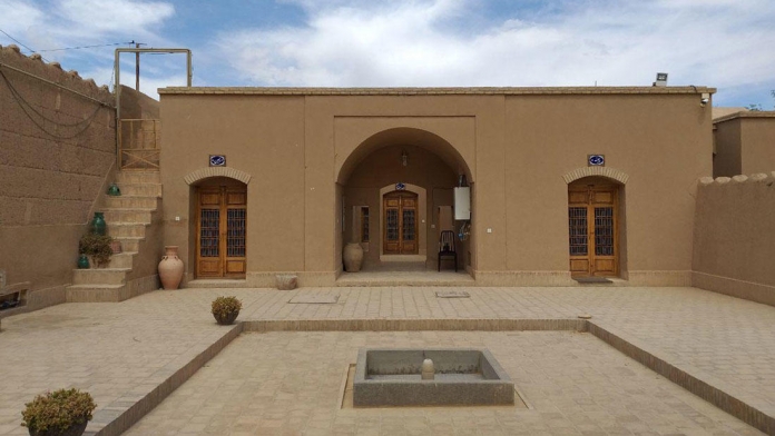 اقامتگاه سنتی باغ پهلوان پور مهریز فضای داخلی اقامتگاه 2