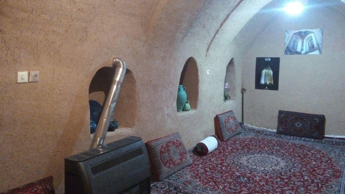 اقامتگاه بوم‌گردی آقبلاغ لالجین فضای داخلی اتاق ها 1