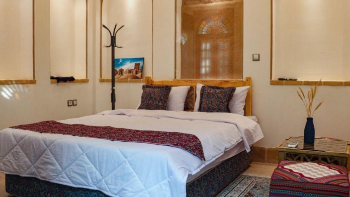 اقامتگاه سنتی یزدان گرد یزد فضای داخلی اتاق ها 2 اقامتگاه سنتی یزدان گرد یزد فضای داخلی اتاق ها 2