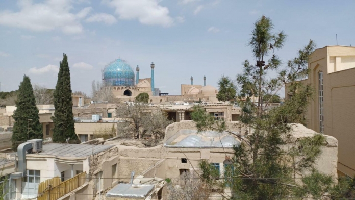 خانه مسافر خانه مادری اصفهان فضای محوطه 3