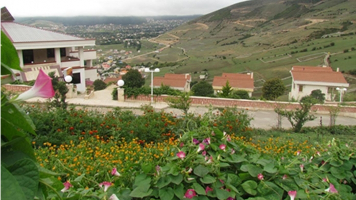 متل باران سبز کلاردشت نمای بیرونی 2