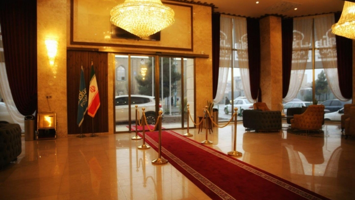 هتل آپارتمان فدک قم لابی 3