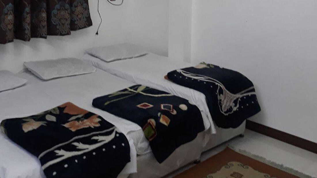 خانه مسافر زنبق مشهد اتاق سه تخته خانه مسافر زنبق مشهد اتاق سه تخته