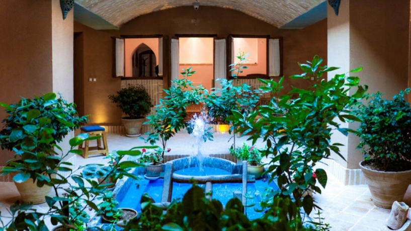 اقامتگاه سنتی یزدان گرد یزد فضای داخلی اقامتگاه 1 اقامتگاه سنتی یزدان گرد یزد فضای داخلی اقامتگاه 1