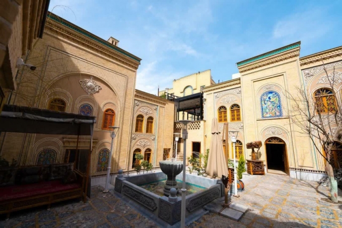 اقامتگاه سنتی آب میرزا مشهد محوطه اقامتگاه 1